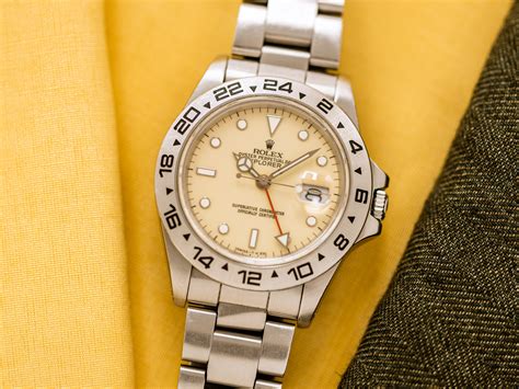 Rolex Explorer II: 16550 vs 16570 Cream Dials/Plots 